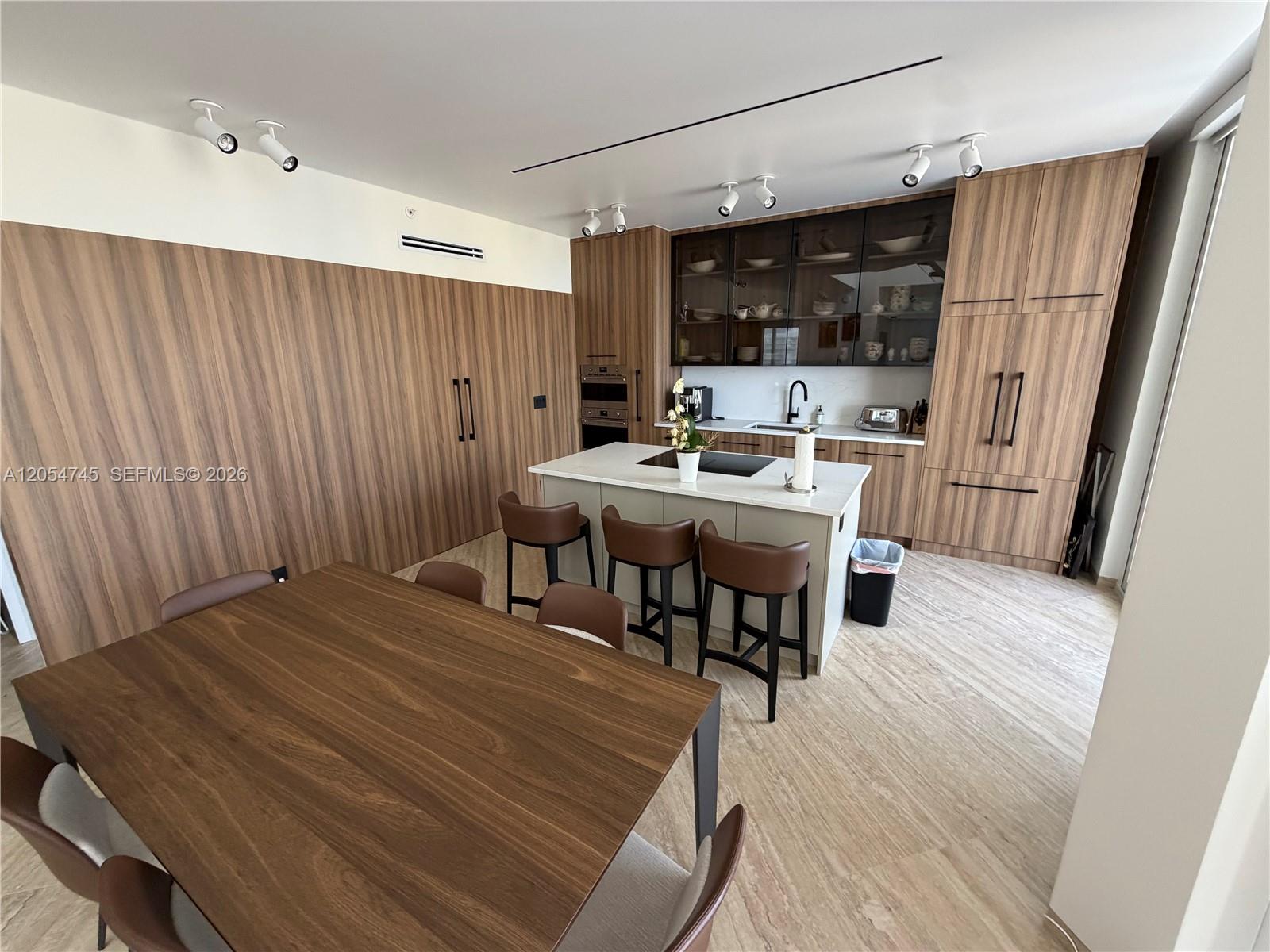 Residential Lease in Sunny Isles Beach 5