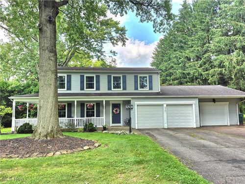 8967 Singing Hills Dr Ne, Warren, OH, 44484-2134 | Card Image