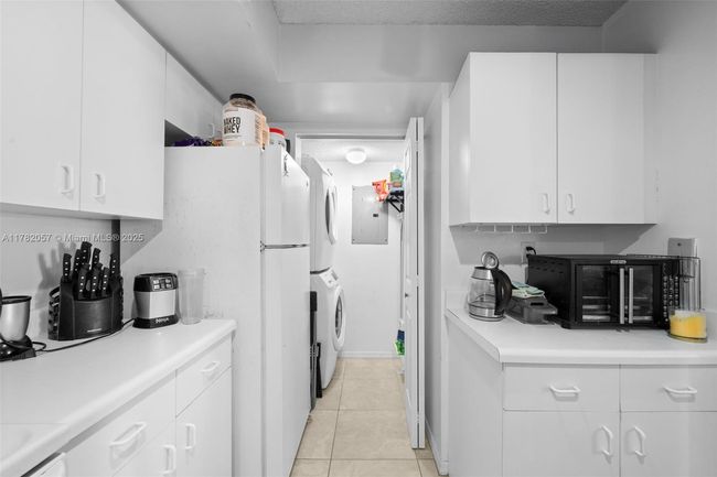 APT-107 - 2600 S University Dr, Condo with 2 bedrooms, 2 bathrooms and null parking in Davie FL | Image 8