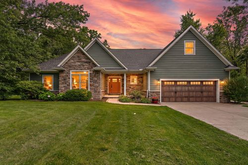 201 Sylvan Ct, Valparaiso, IN, 46385 | Card Image