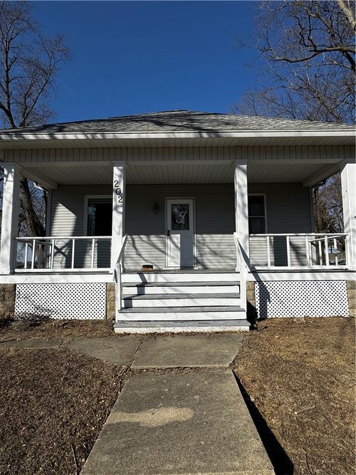 202 E North 2nd St, La Place, IL, 61936-1026 | Card Image