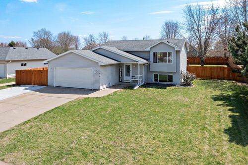410 Delmar Ave, Osceola, WI, 54020-8179 | Card Image