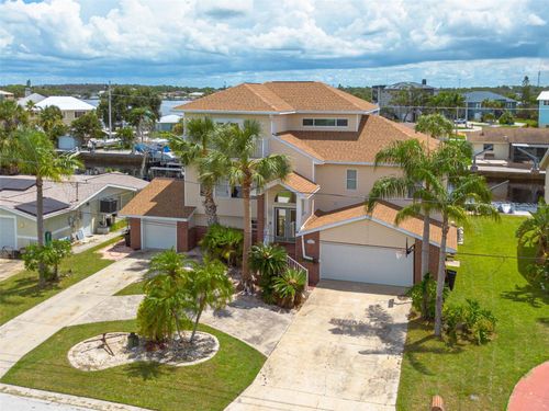 8100 Brighton Dr, PORT RICHEY, FL, 34668-6240 | Card Image