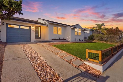 8330 Dallas St, La Mesa, CA, 91942-2715 | Card Image