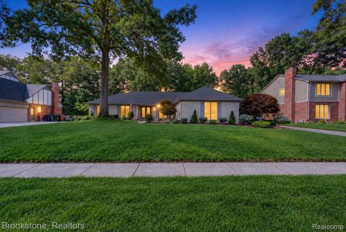 11921 Raintree Ct, Shelby Township, MI, 48315-1159 | Card Image