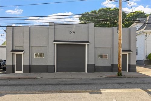 129 Summit St, Pawtucket, RI, 02860-4229 | Card Image