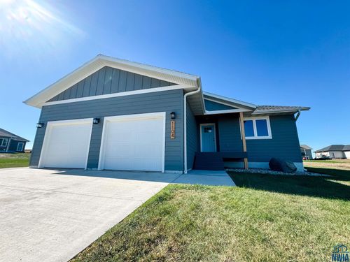 1104 Birch Ave, Alton, IA, 51003-7601 | Card Image