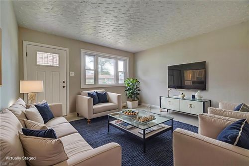 909 Ellington Sq, Portsmouth, VA, 23701-3947 | Card Image