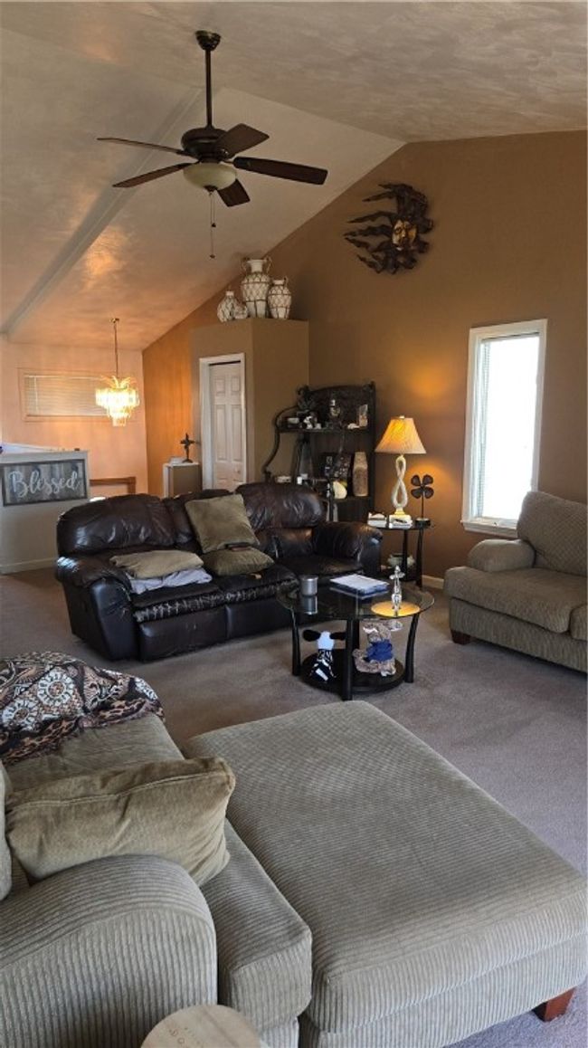 198 Cambria Hill Dr, Townhouse with 2 bedrooms, 2 bathrooms and 2 parking in Tarentum PA | Image 9