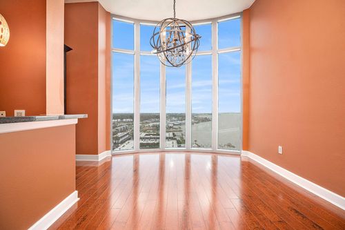 apt-12e-4821 Nasa Pkwy, Seabrook, TX, 77586-6547 | Card Image