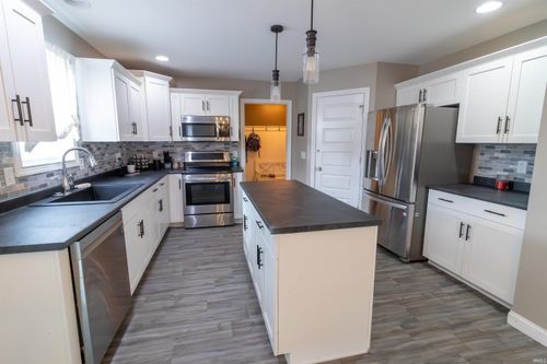 12601 Page Hill Ct, Fort Wayne, IN, 46818-0012 | Card Image