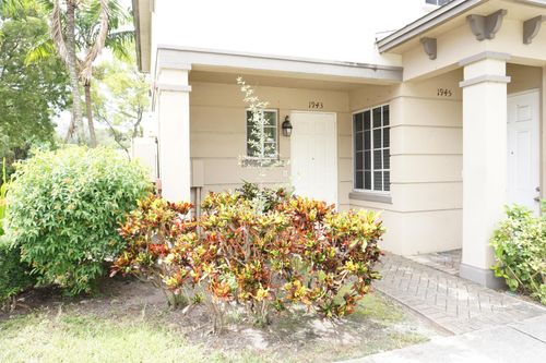 1943 Marsh Harbor Dr, Riviera Beach, FL, 33404-6437 | Card Image