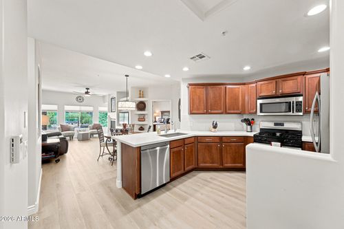 2431-5350 E Deer Valley Dr, Phoenix, AZ, 85054-4126 | Card Image