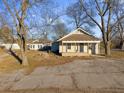 107 E Jackson Avenue S, Sapulpa, OK, 74066 | Card Image