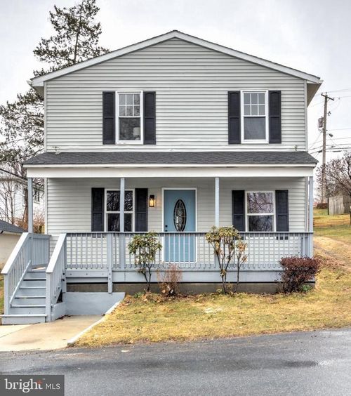 5 Edgewood Ave, TEMPLE, PA, 19560-1646 | Card Image