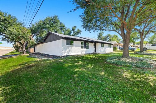 5201 Wedgway Dr, Fort Worth, TX, 76133-2110 | Card Image