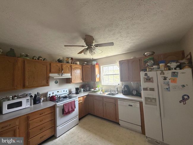 195 Burdette Dr, House other with 3 bedrooms, 3 bathrooms and null parking in MARTINSBURG WV | Image 6