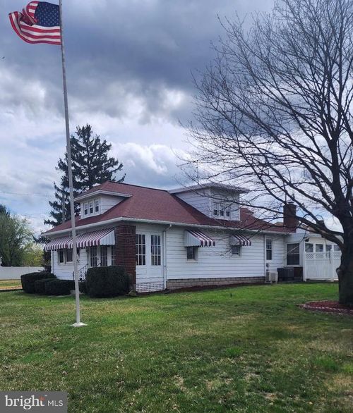 428 E Baltimore St, TANEYTOWN, MD, 21787-2304 | Card Image