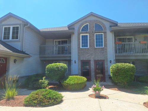 817 Quinlan Dr, Pewaukee, WI, 53072-1861 | Card Image