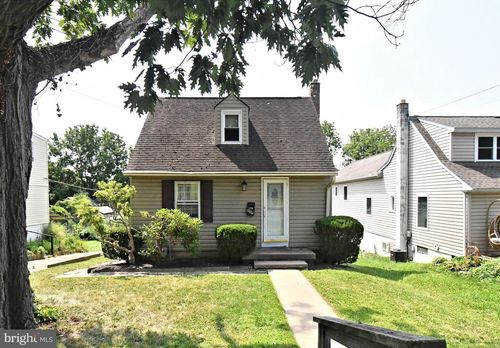 889 Old Lancaster Rd, BERWYN, PA, 19312-1219 | Card Image