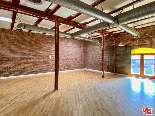 300-726 S Santa Fe Ave, Los Angeles, CA, 90013-3100 | Card Image