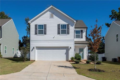 5624 Baverhof Dr, Greensboro, NC, 27405-8320 | Card Image