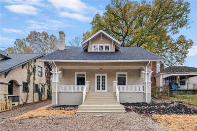 View of front facade with a porch | Image 1