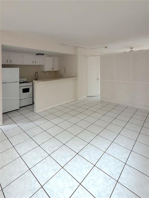 apt-6-305 Navarre Ave, Coral Gables, FL, 33134-4245 | Card Image