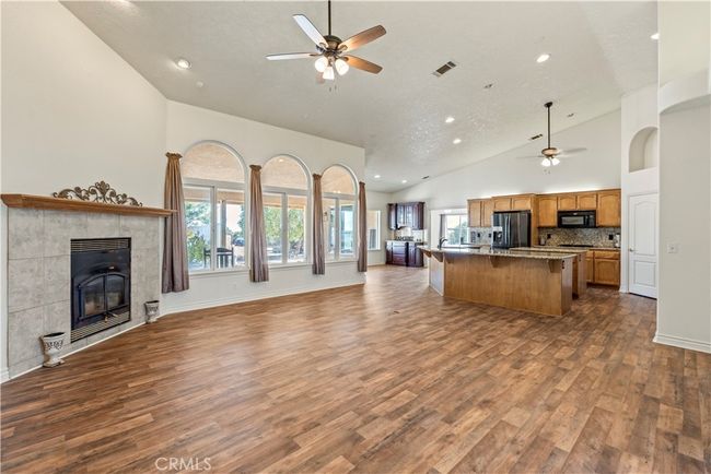 9098 Rattlesnake Rd, House other with 5 bedrooms, 3 bathrooms and 3 parking in Phelan CA | Image 11