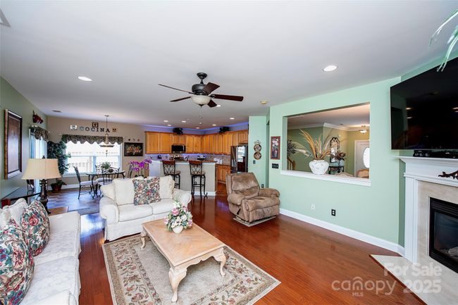 Family Room | Image 10
