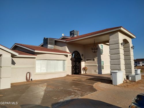 5466 Desert Willow Dr, El Paso, TX, 79938-9337 | Card Image