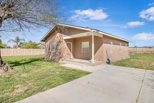 1682 E Foster Dr, Tulare, CA, 93274-6910 | Card Image