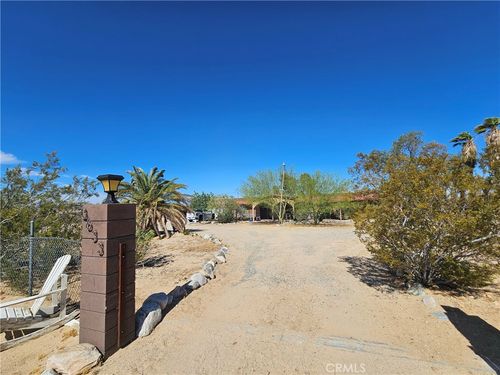 3633 Bluegrass Ave, 29 Palms, CA, 92277-6205 | Card Image
