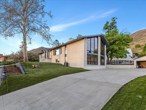 1092 N 500 E, Centerville, UT, 84014-1624 | Card Image