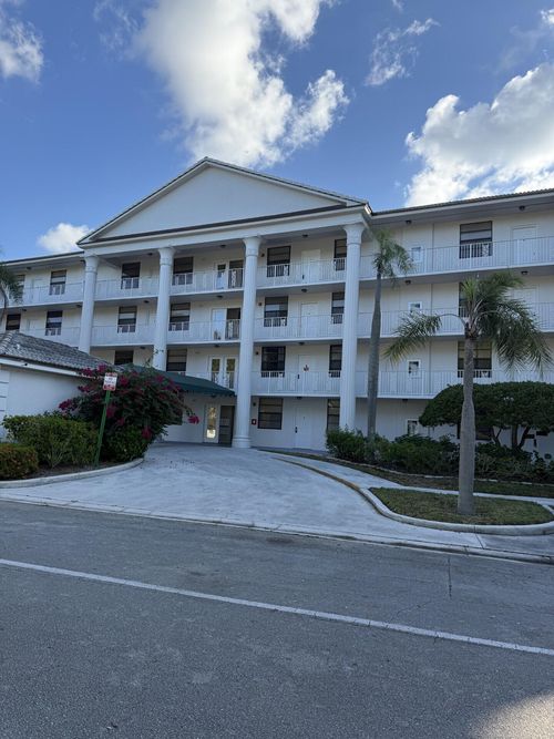 401-3710 Whitehall Dr, West Palm Beach, FL, 33401-1092 | Card Image