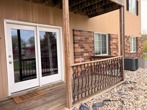 3 27th St, Spirit Lake, IA, 51360-1875 | Card Image