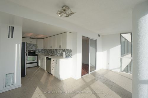 1204-10 Markbrook Lane, Etobicoke, ON, M9V5E3 | Card Image