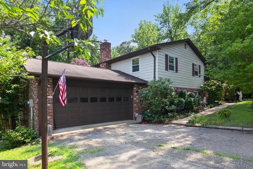 Residential in LEXINGTON PARK 3