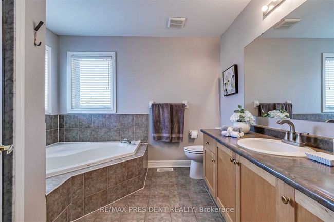 166 Russell Jarvis Dr, House other with 5 bedrooms, 4 bathrooms and 4 parking in Markham ON | Image 16