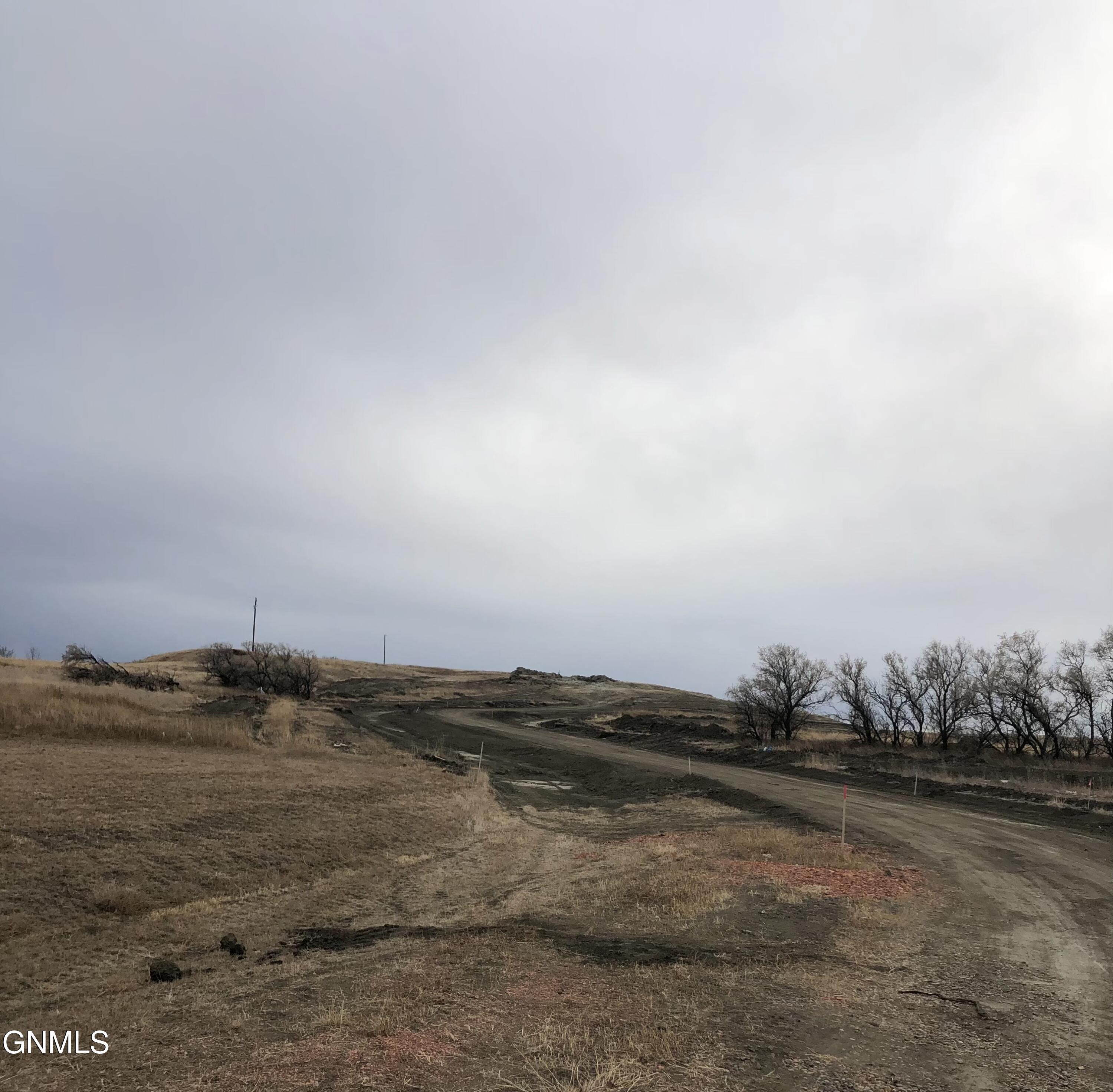 Land in Watford City 3