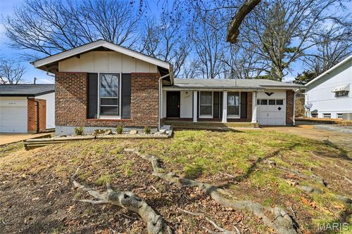 11625 Mehl Ave, Florissant, MO, 63033-7207 | Card Image