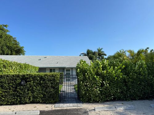 b-1402 Ne 34th St, Oakland Park, FL, 33334-4538 | Card Image
