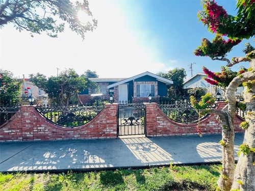 12022 207th St, Lakewood, CA, 90715-1504 | Card Image