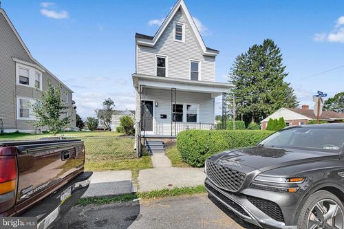 30 N Center St, FRACKVILLE, PA, 17931-1202 | Card Image