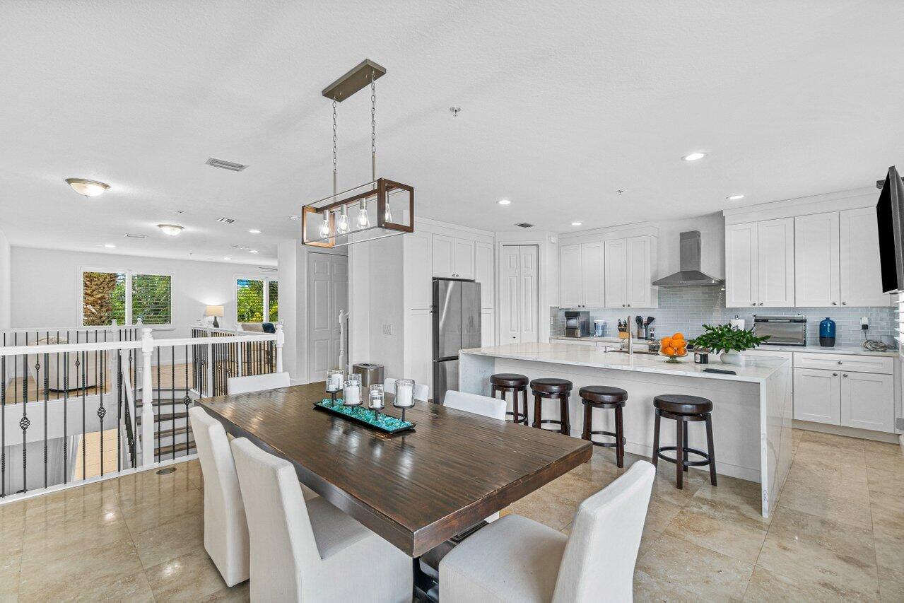 Waterside Cir, Boynton Beach, FL 33435