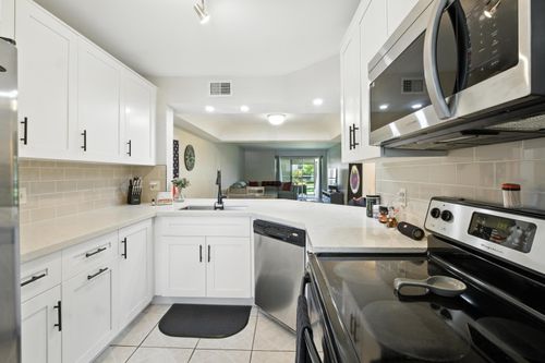 202-23380 Carolwood Ln, Boca Raton, FL, 33428-2148 | Card Image