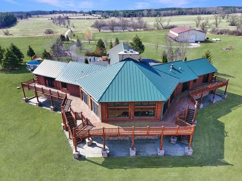 17700 Streit Rd, Harvard, IL, 60033-9451 | Card Image