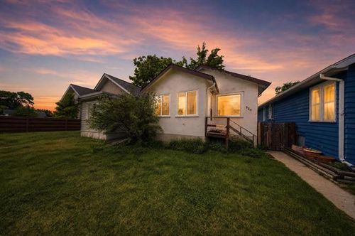 920 Valour Rd, Winnipeg, MB, R3G3B4 | Card Image