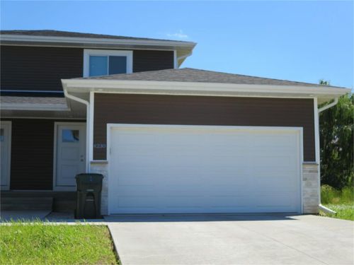 4230 Mourning Dove Dr, Waterloo, IA, 50702-6127 | Card Image