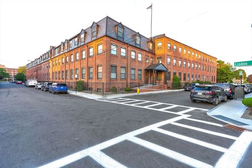 apt-324-10 Weston Ave, Quincy, MA, 02170-1843 | Card Image